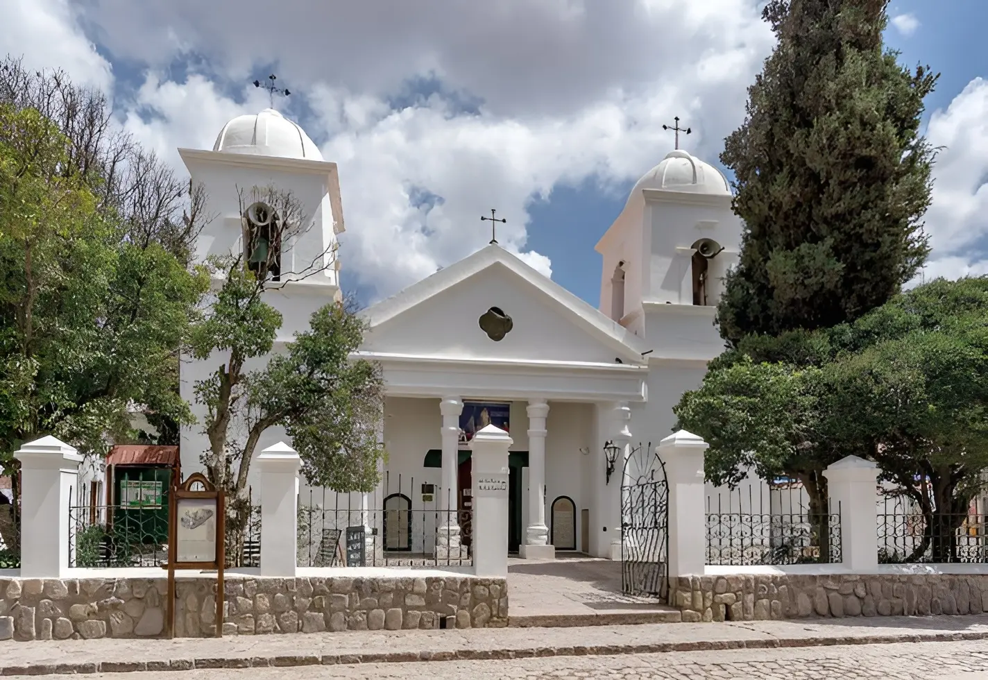 iglesia de humahuaca jujuy - Cómo se llama el obispo de Humahuaca