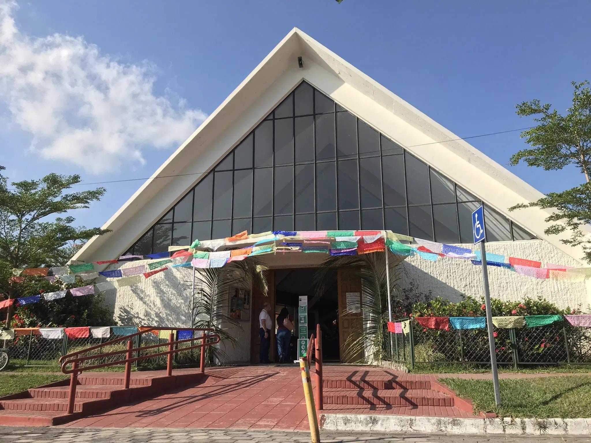 iglesia divina providencia san salvador - Cómo se llama el párroco de la Divina Providencia