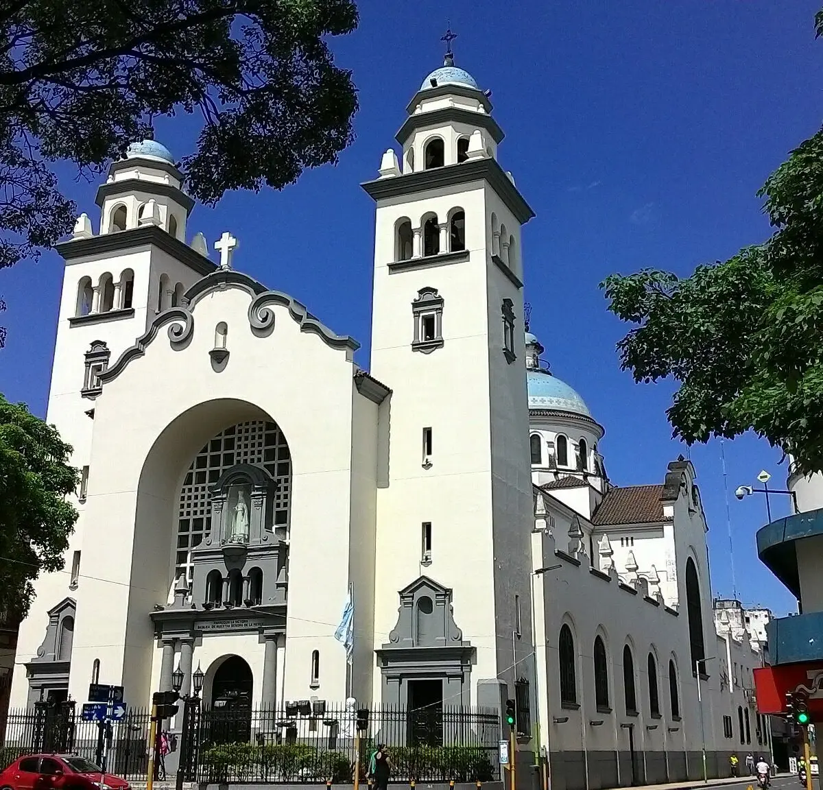 horarios de misa en la merced tucumán - Cómo se llama el párroco de la Merced