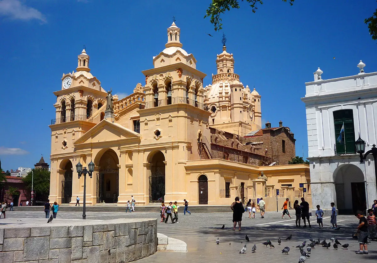 catedral de cordoba horarios de misa - Cómo se llama la Catedral de Córdoba