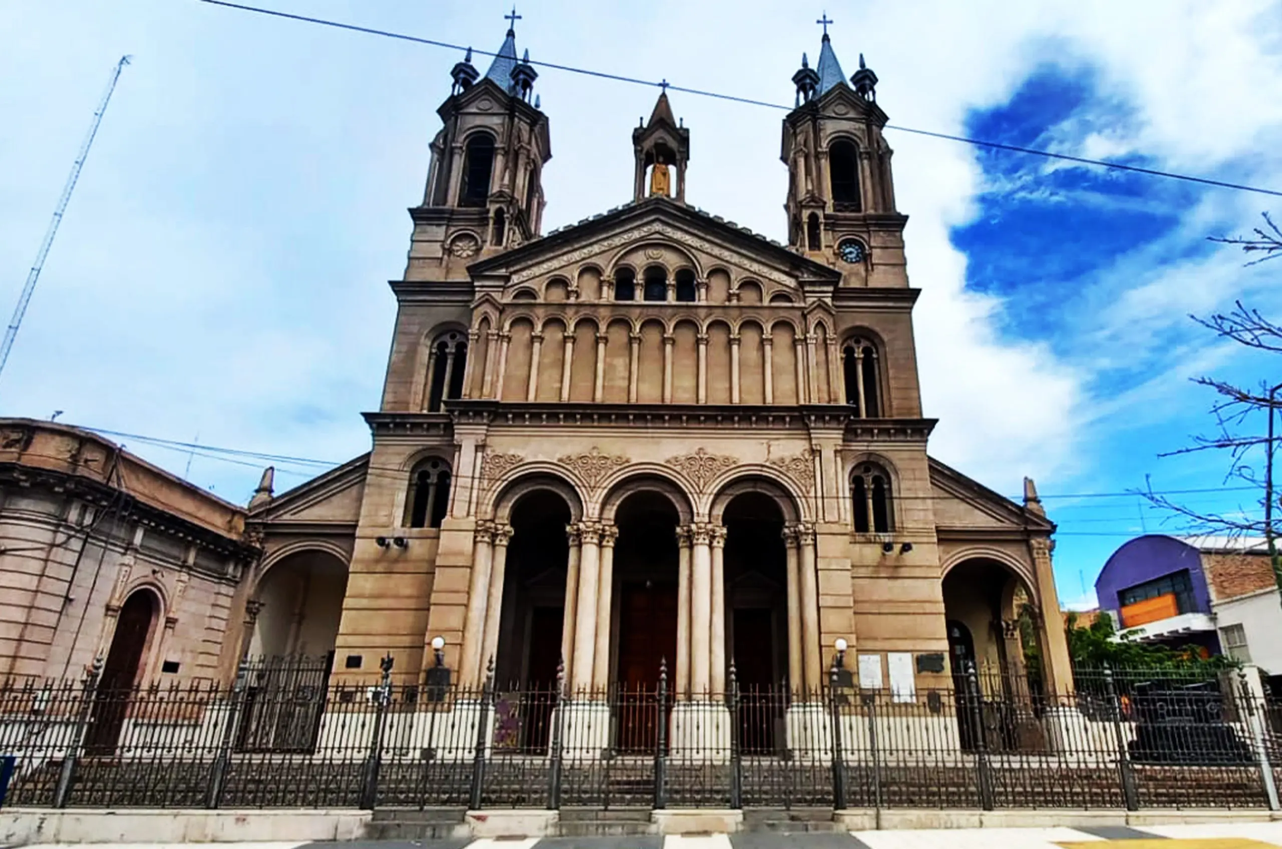 misa en la catedral de la rioja - Cómo se llama la Catedral de La Rioja