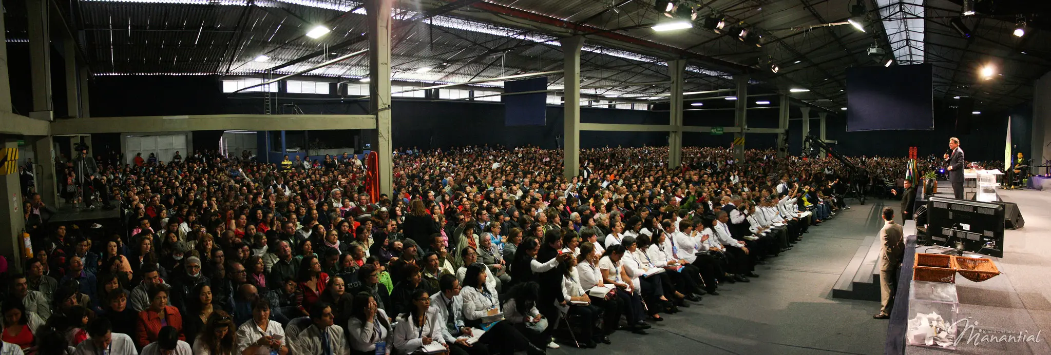 iglesia cristiana manantial - Cómo se llama la emisora de la Iglesia Manantial de Vida Eterna