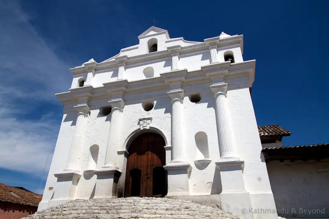 iglesia de santo tomás chichicastenango - Cuál es el día de mercado en Chichicastenango