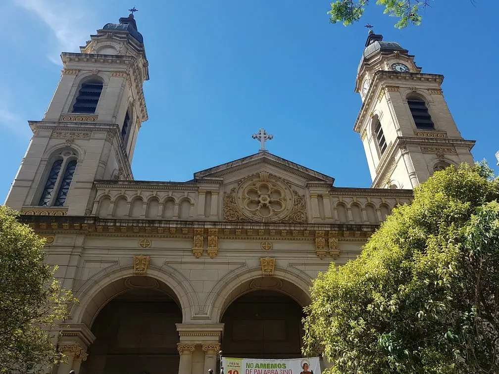 iglesia balvanera - Cuál es el nombre de la primera iglesia del Ecuador