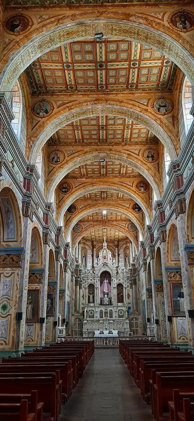 iglesia de santo domingo cuenca - Cuál es la iglesia más grande del Ecuador