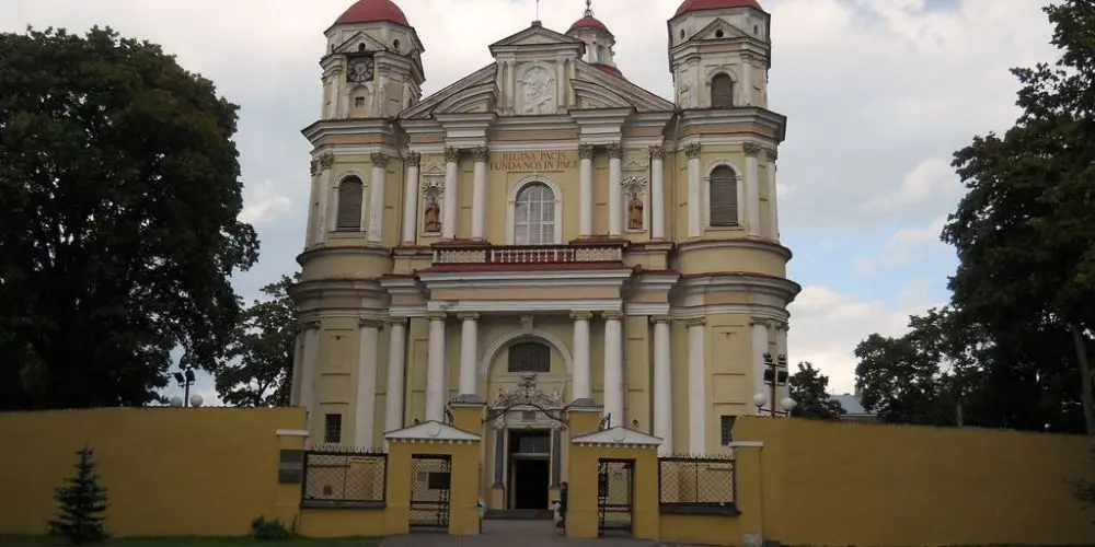 iglesia de san pedro y san pablo vilna - Cuál es la misión de San Pedro y San Pablo