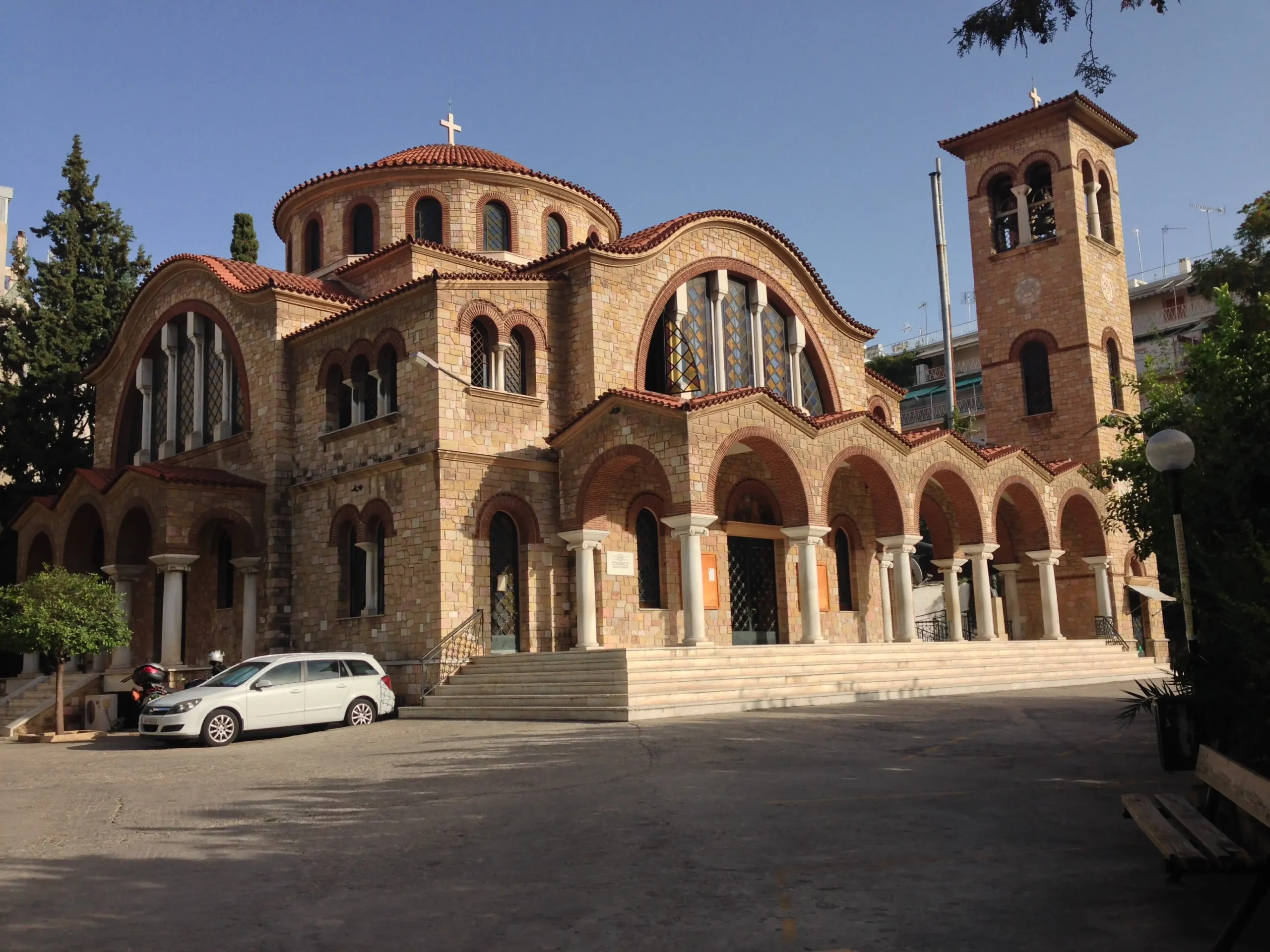 iglesia catolica atenas - Cuál es la moneda de Atenas