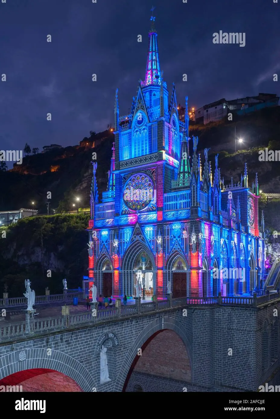 iglesia de las lajas de noche - Cuándo es la caminata a Las Lajas