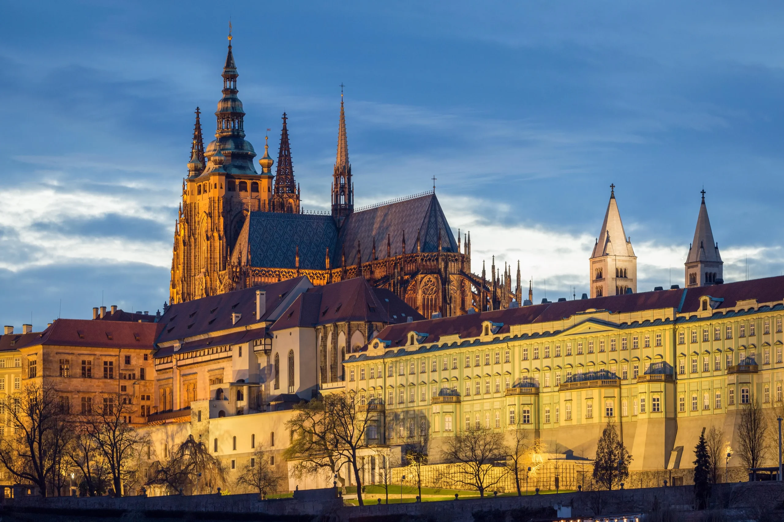 iglesia del castillo de praga - Cuánto cuesta la entrada al Castillo de Praga