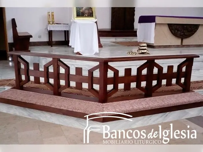 bancos de iglesia mobiliario liturgico - Cuánto mide el altar de una iglesia