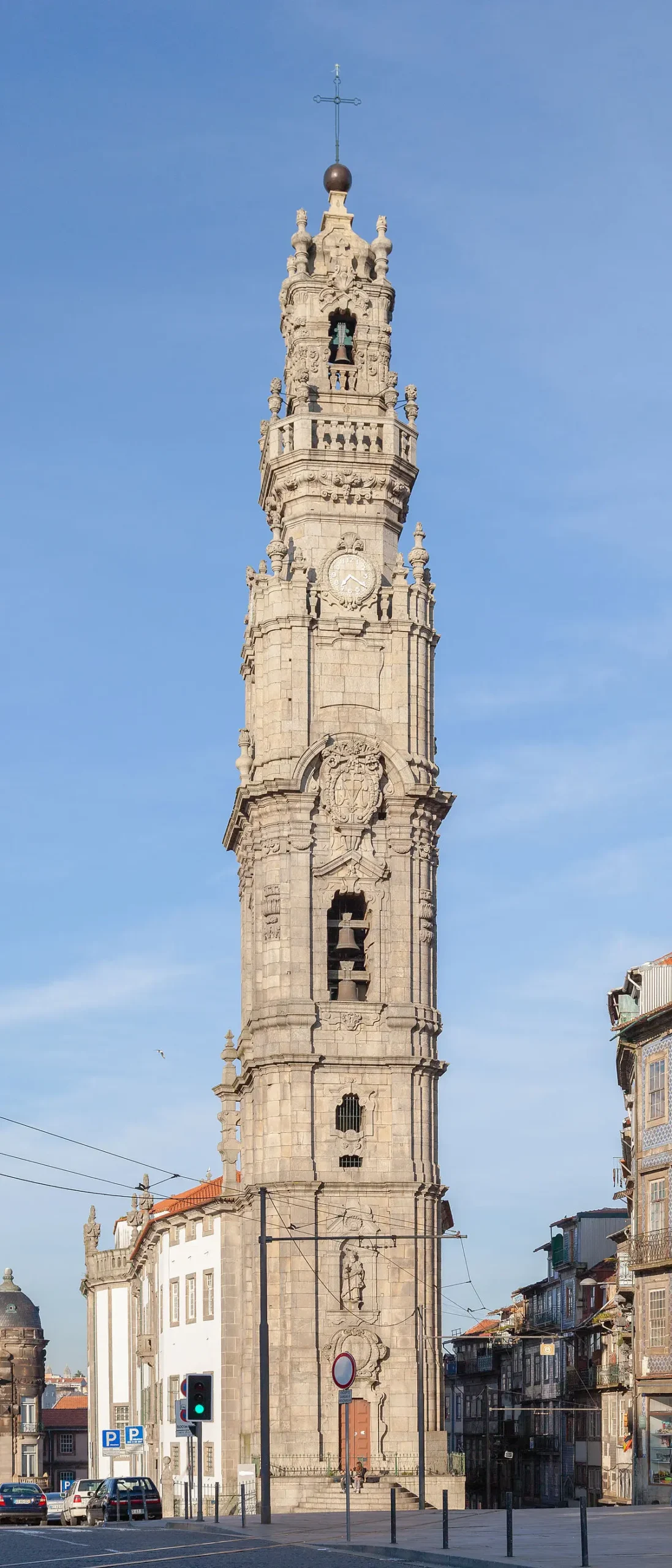 iglesia y torre de los clérigos - Cuánto mide la Torre de los Clérigos