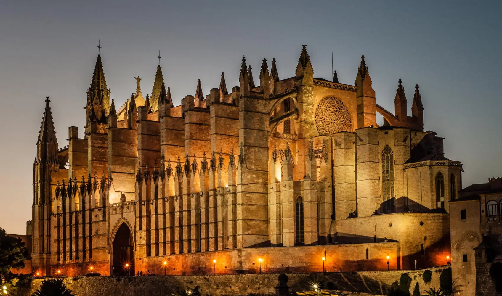 iglesia en palma de mallorca - Cuánto vale la entrada a la Catedral de Palma de Mallorca