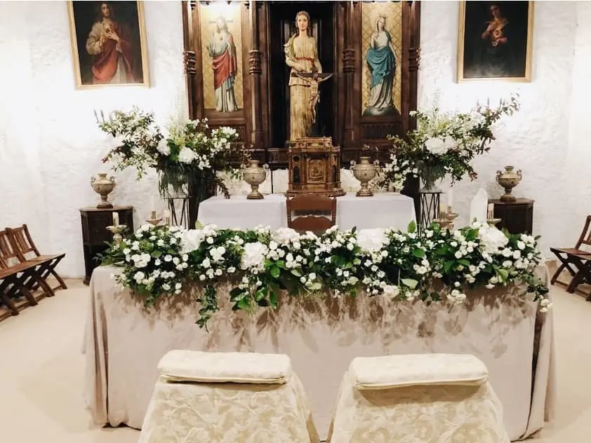 flores iglesia boda - Cuánto valen las flores en una boda