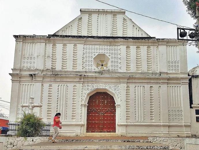 historia de la iglesia nuestra señora del pilar - Dónde aparecio Nuestra Señora del Pilar