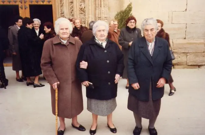 las ancianas en la iglesia - Donde dice la Biblia que las ancianas enseñen alas jóvenes