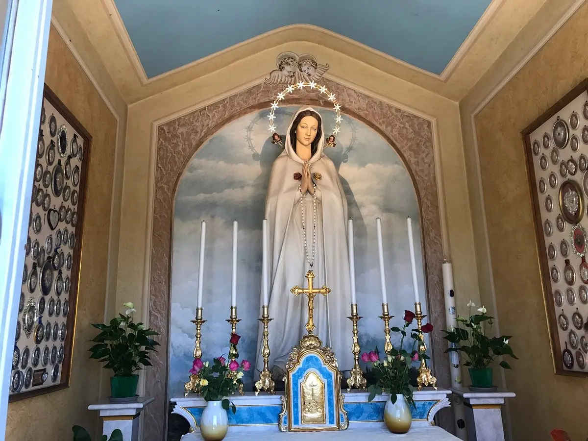 iglesia rosa mistica lanus - Dónde está la Virgen de la Rosa Mística