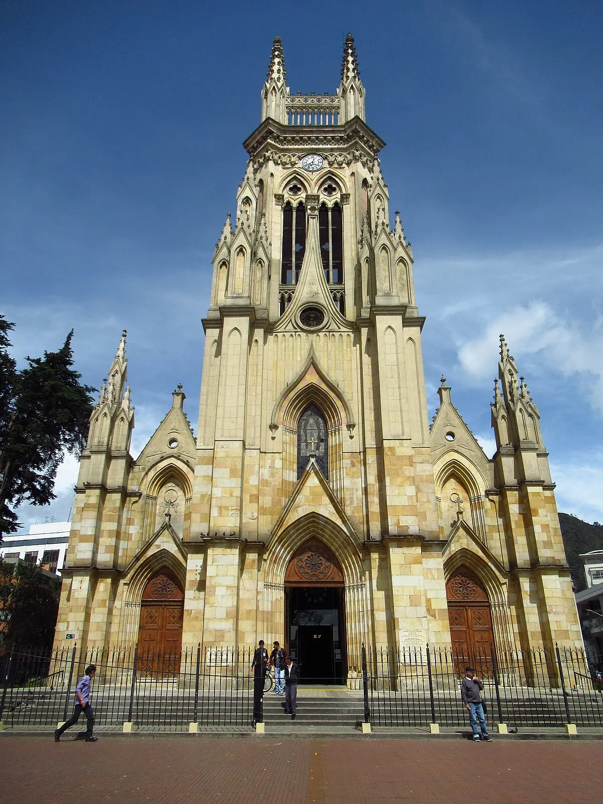 iglesia virgen de lourdes - Dónde se encuentra el Santuario de la Virgen de Lourdes