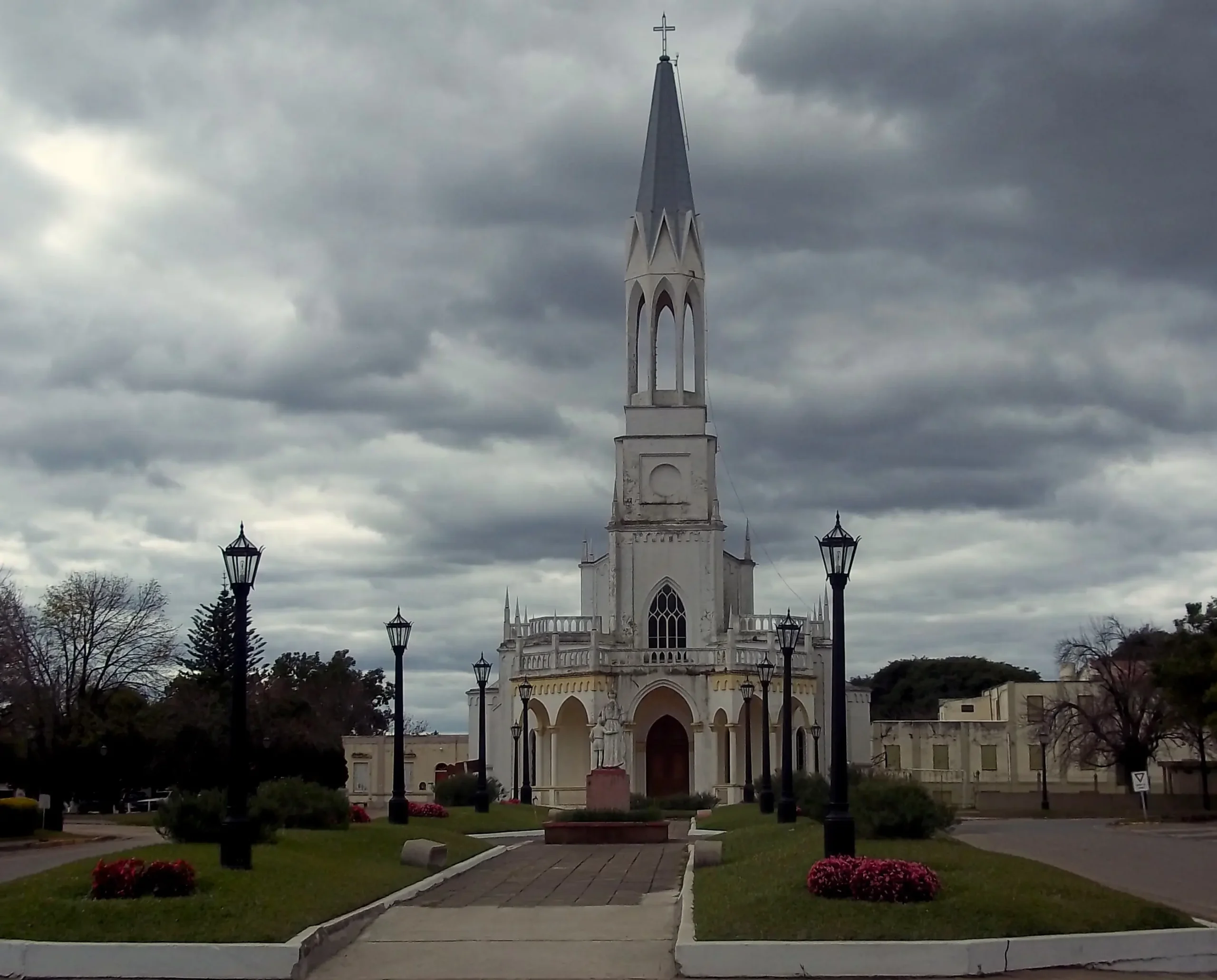 iglesia virgen niña villa elisa - Dónde se encuentra la Virgen niña