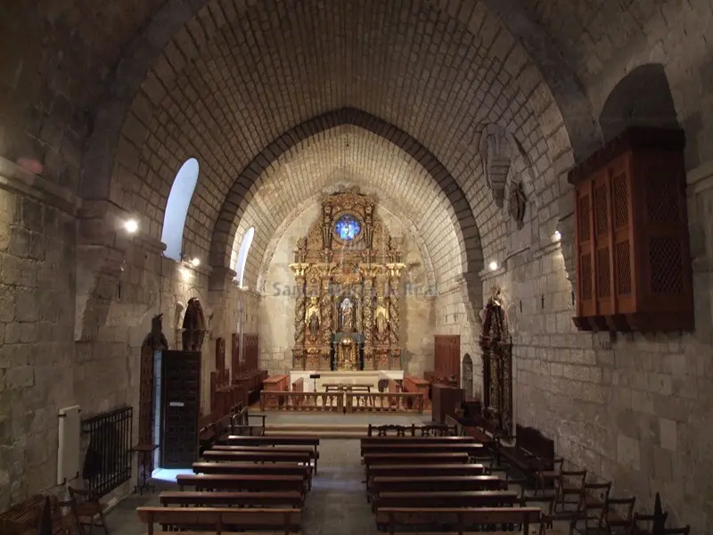 iglesia romanica interior - Dónde se sitúa el altar en una iglesia románica