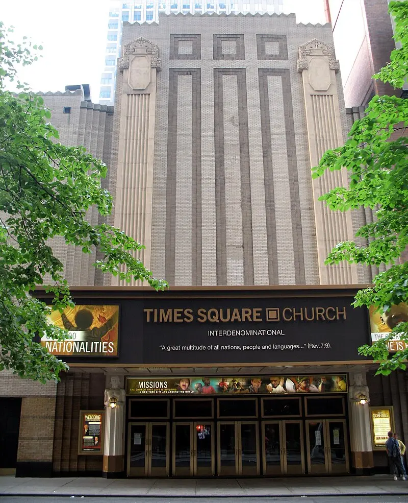 times square church misa gospel - How many attend Times Square Church