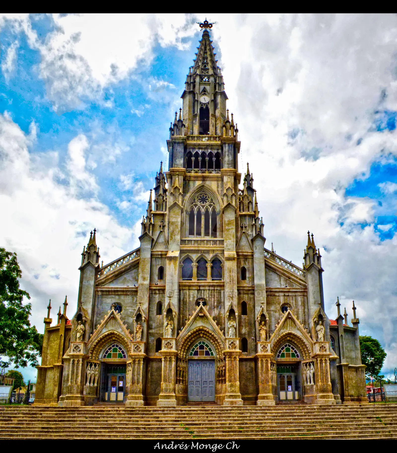 iglesia coronado - Qué altura tiene la Iglesia de Coronado