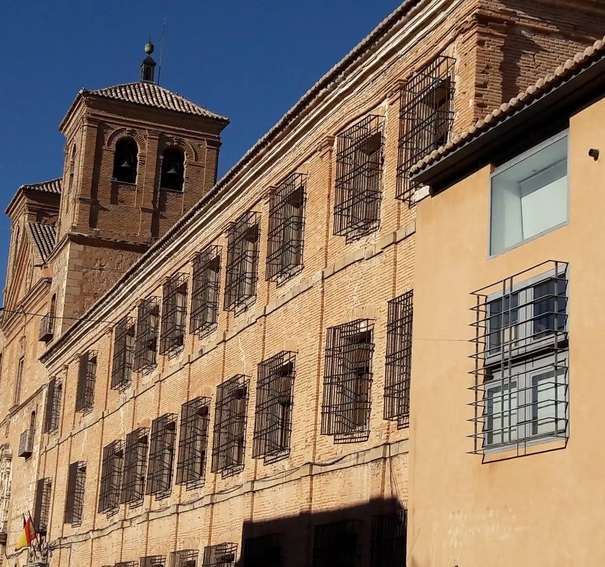 iglesia almagro - Qué diferencia hay entre una catedral y una basílica