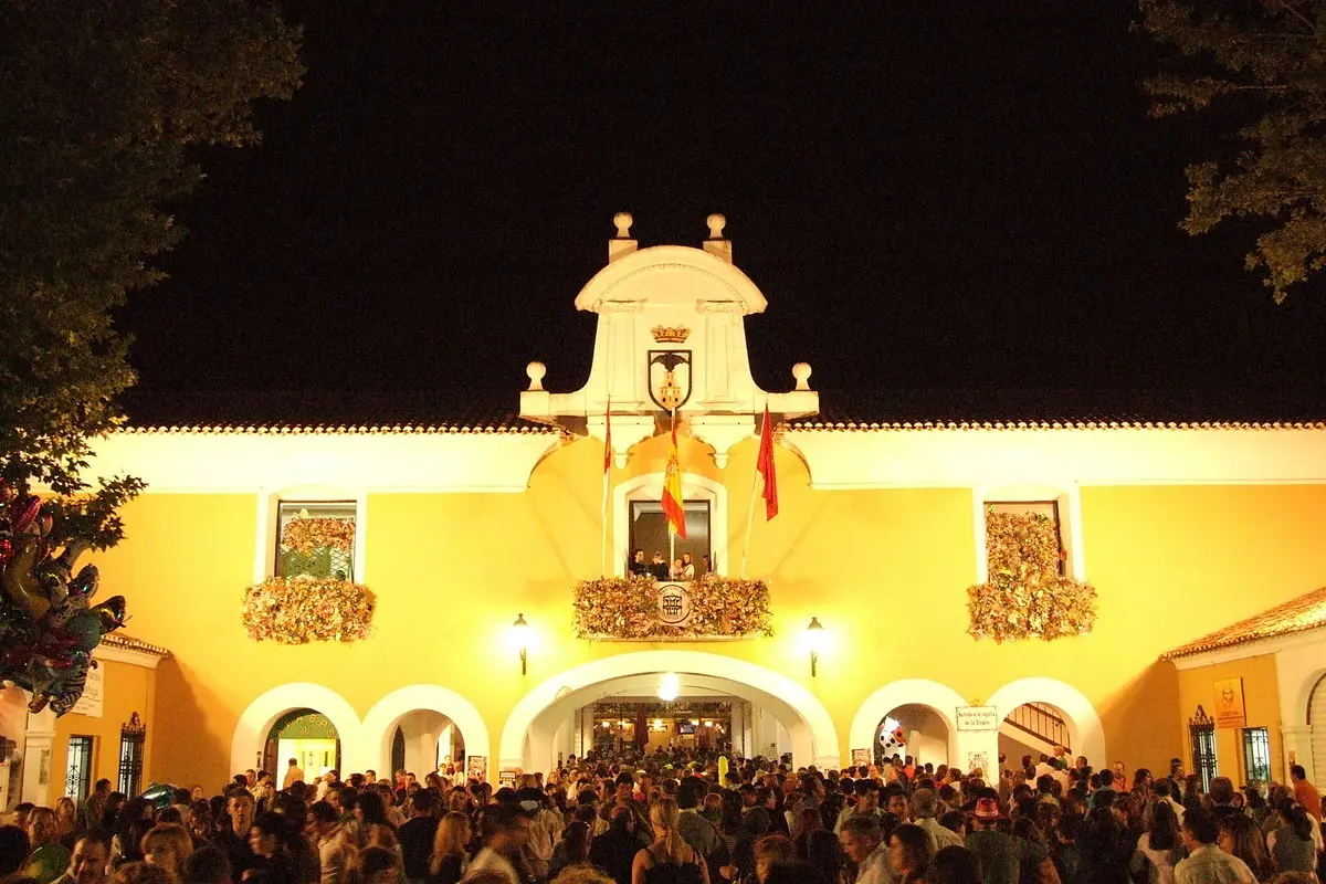 iglesia y capilla diferencia - Qué es una capilla en la iglesia catolica