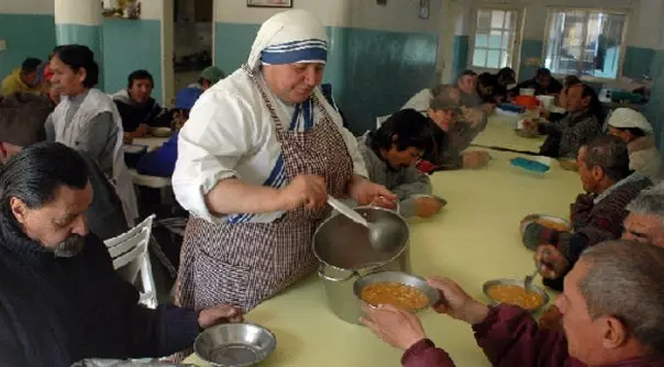 la iglesia y la pobreza - Qué hace la Iglesia frente a la pobreza