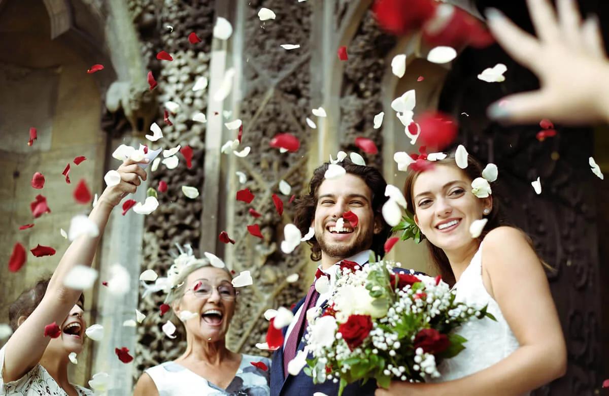 salida de la novia de la iglesia - Qué hacer en la salida de los novios