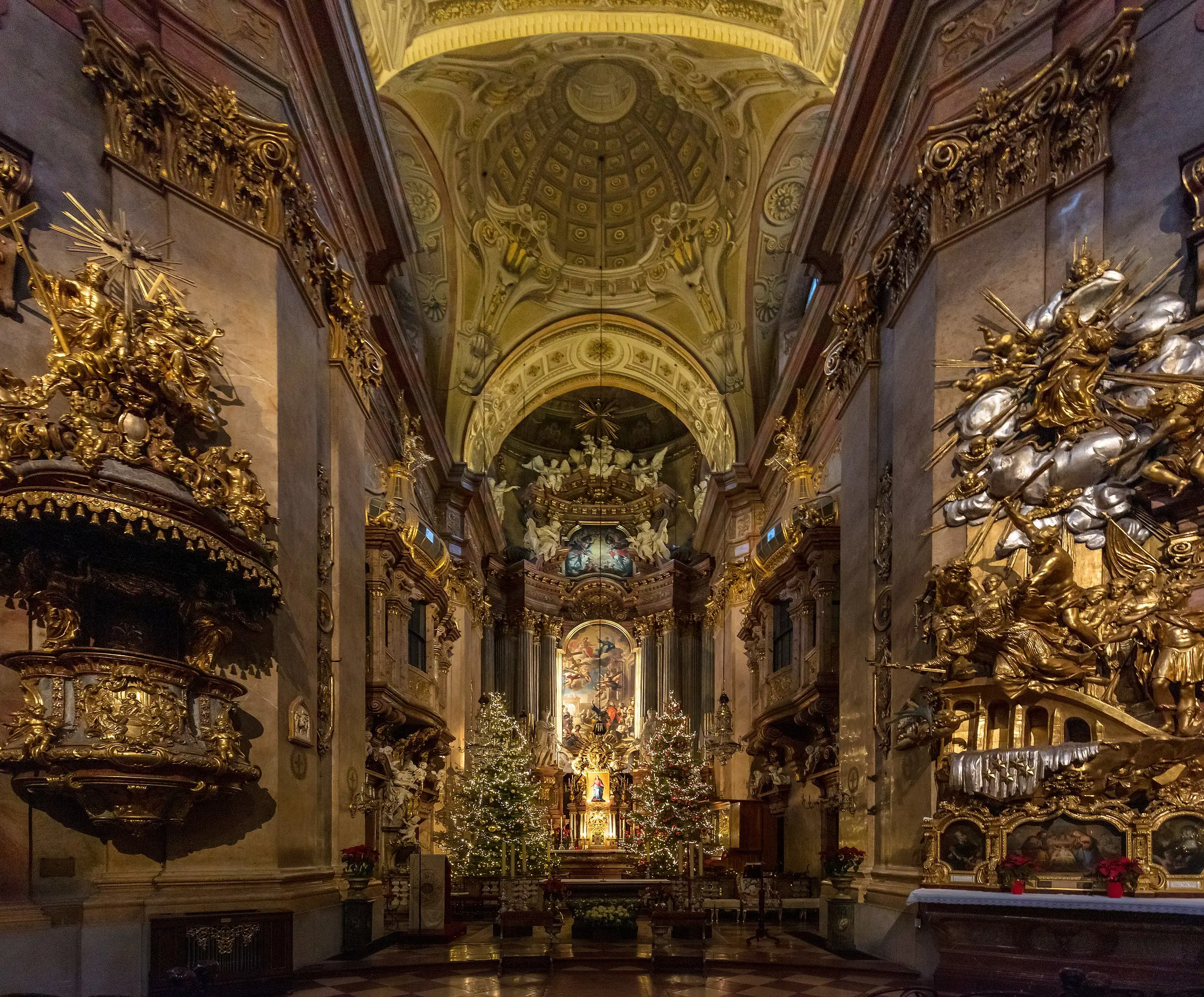 iglesia san pedro viena - Que hay en el interior de la Basílica de San Pedro