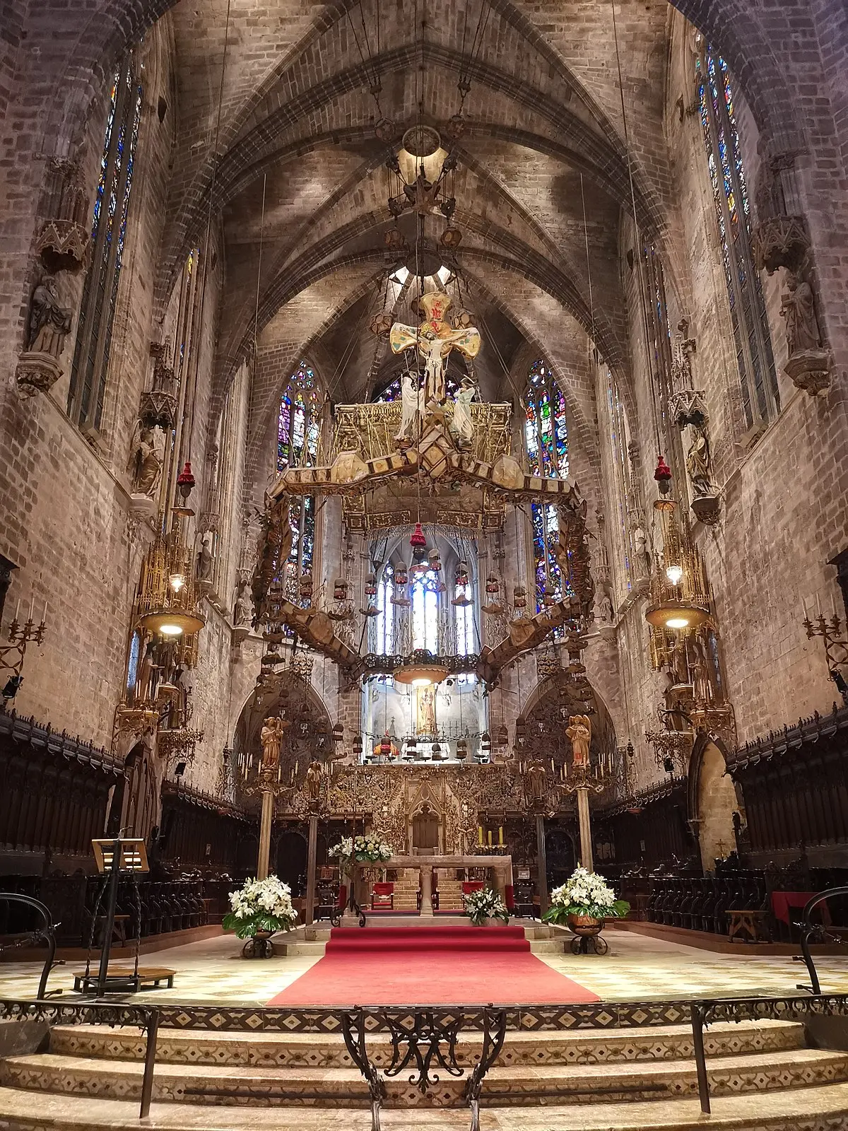 mallorca iglesia - Qué hizo Gaudí en la Catedral de Palma de Mallorca