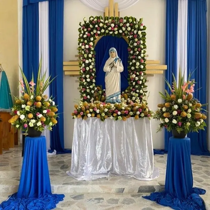 decoracion de iglesia para fiesta patronal - Qué materiales se utilizan para decorar una fiesta