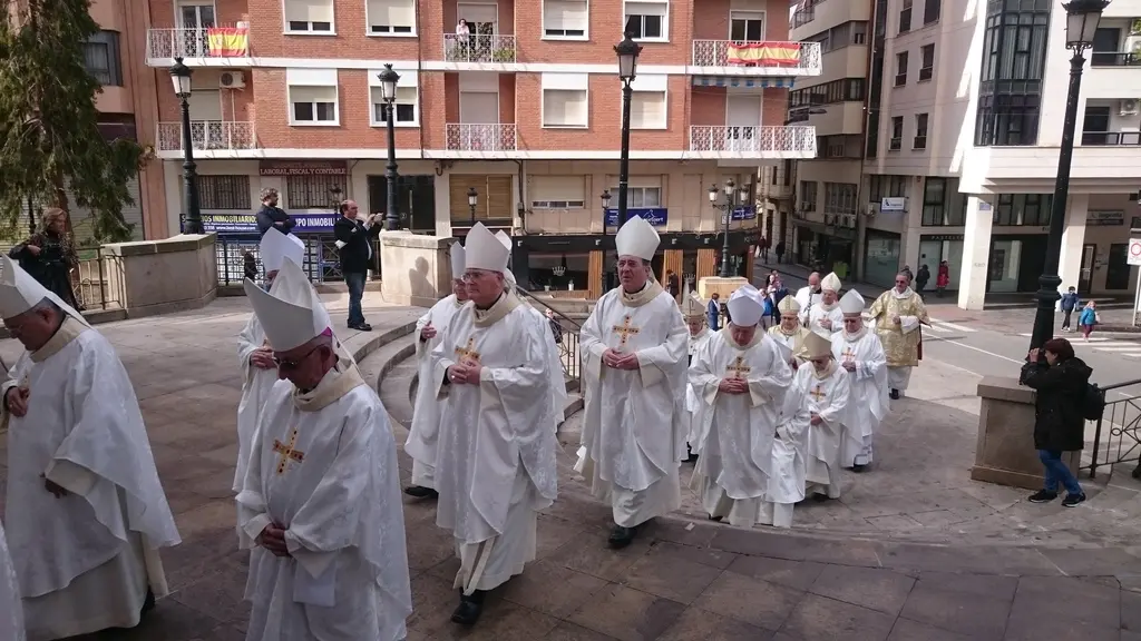 que funcion cumplen los religiosos en la iglesia catolica - Que nos hace ser religiosos