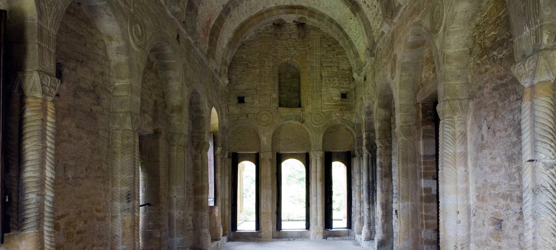 iglesia santa maria naranco - Qué rey mandó a construir la iglesia de Santa María del Naranco