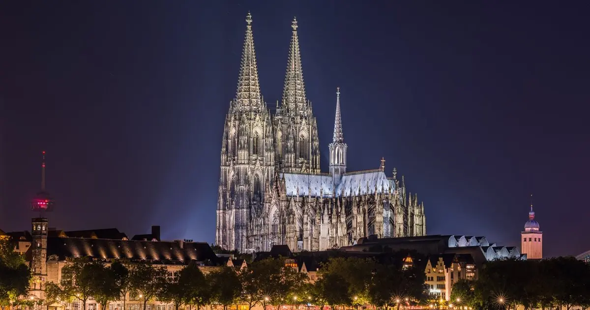 iglesia frankfurt - Que se encuentra en el antiguo palacio del rey de Colonia