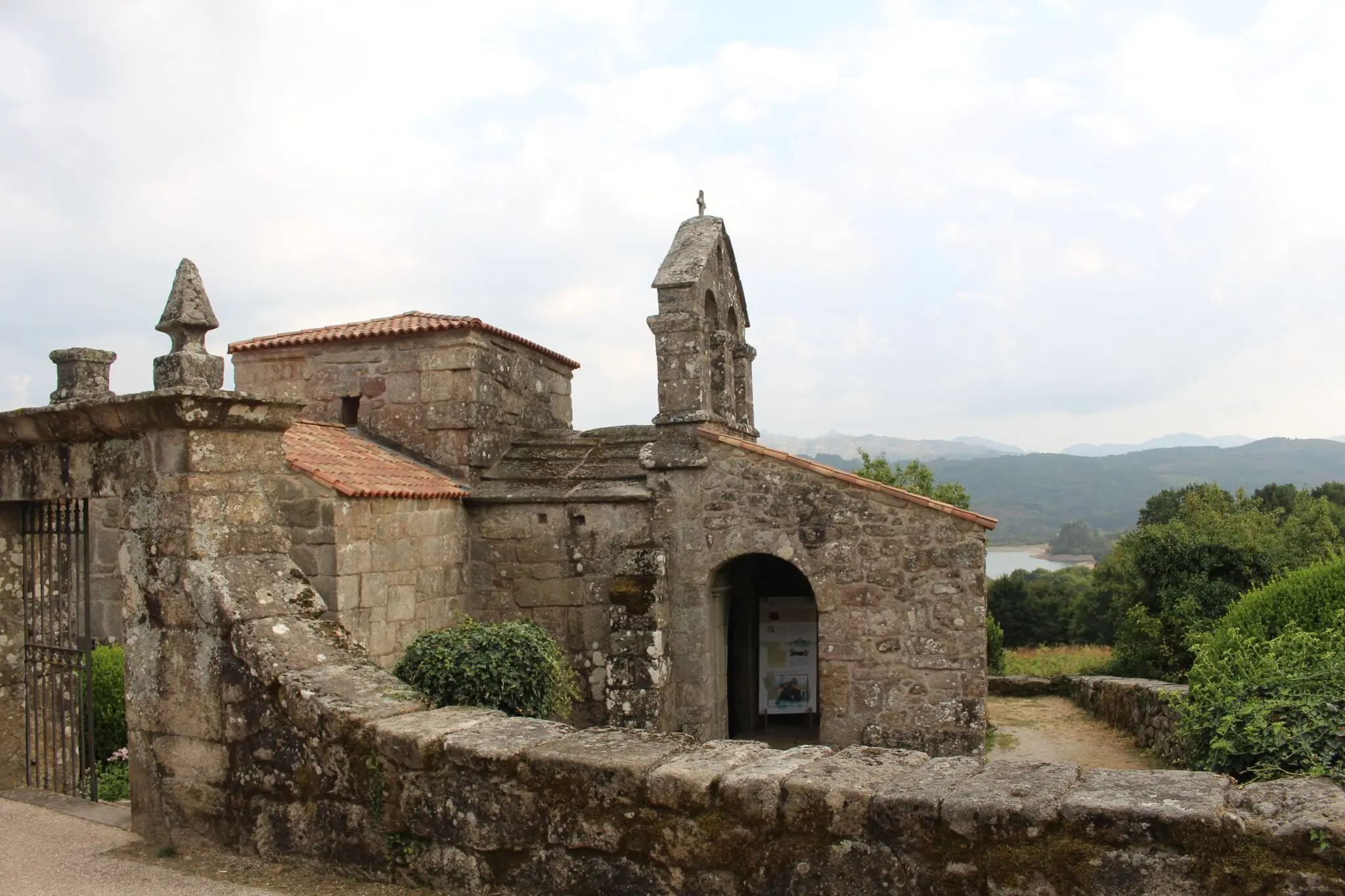 iglesia de santa comba - Qué se puede ver en Santa Comba