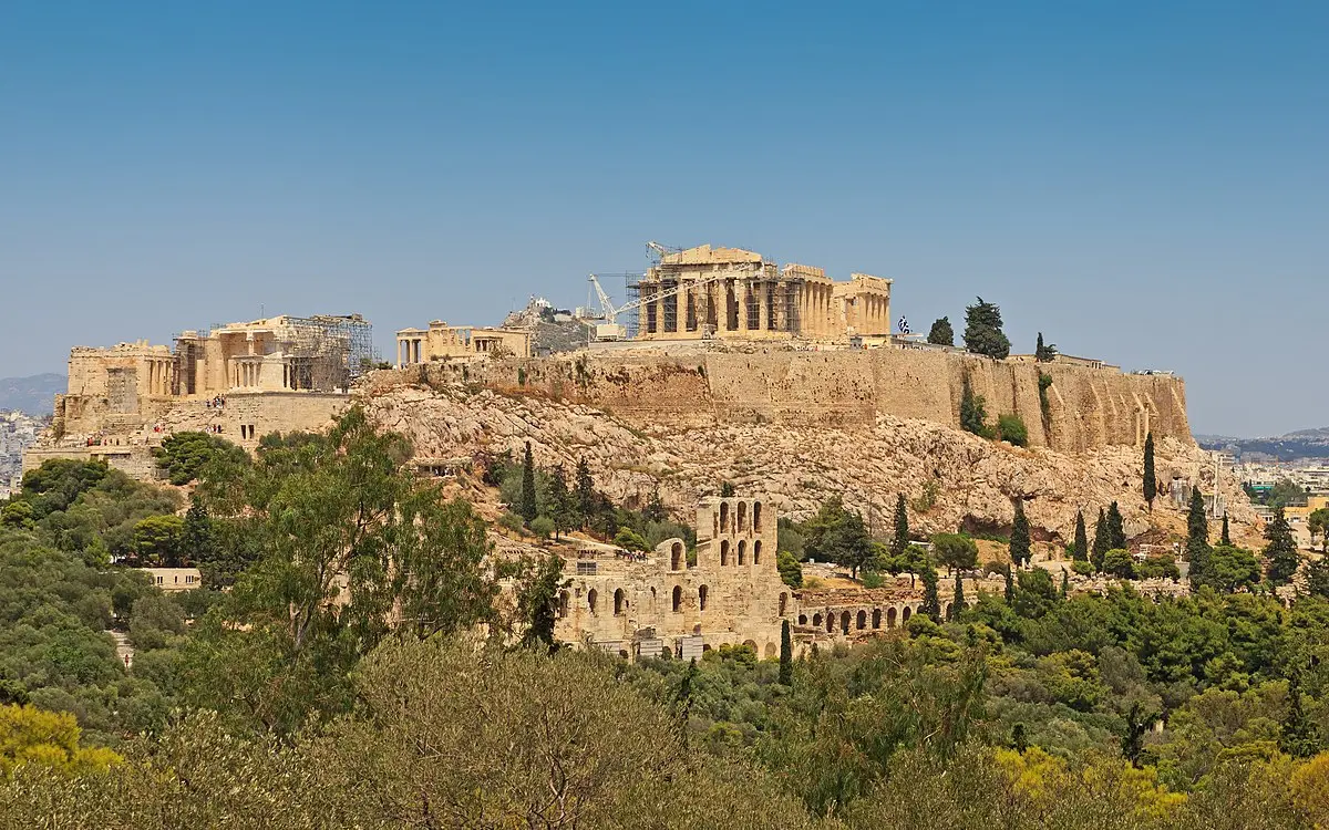 iglesia de agios eleftherios de atenas - Qué significa Acrópolis de Atenas