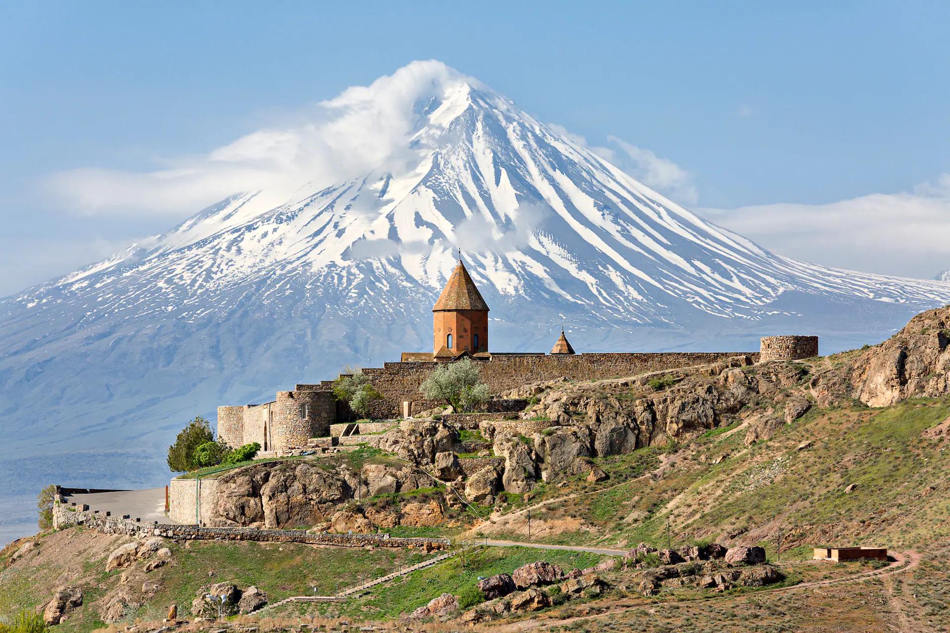 monte de ararat en la biblia - Que simboliza el monte Ararat