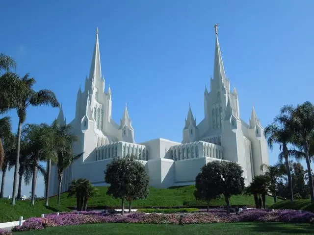 templo iglesia de jesucristo delos santos delos ultimos dias chile - Qué sucede en el templo de los mormones