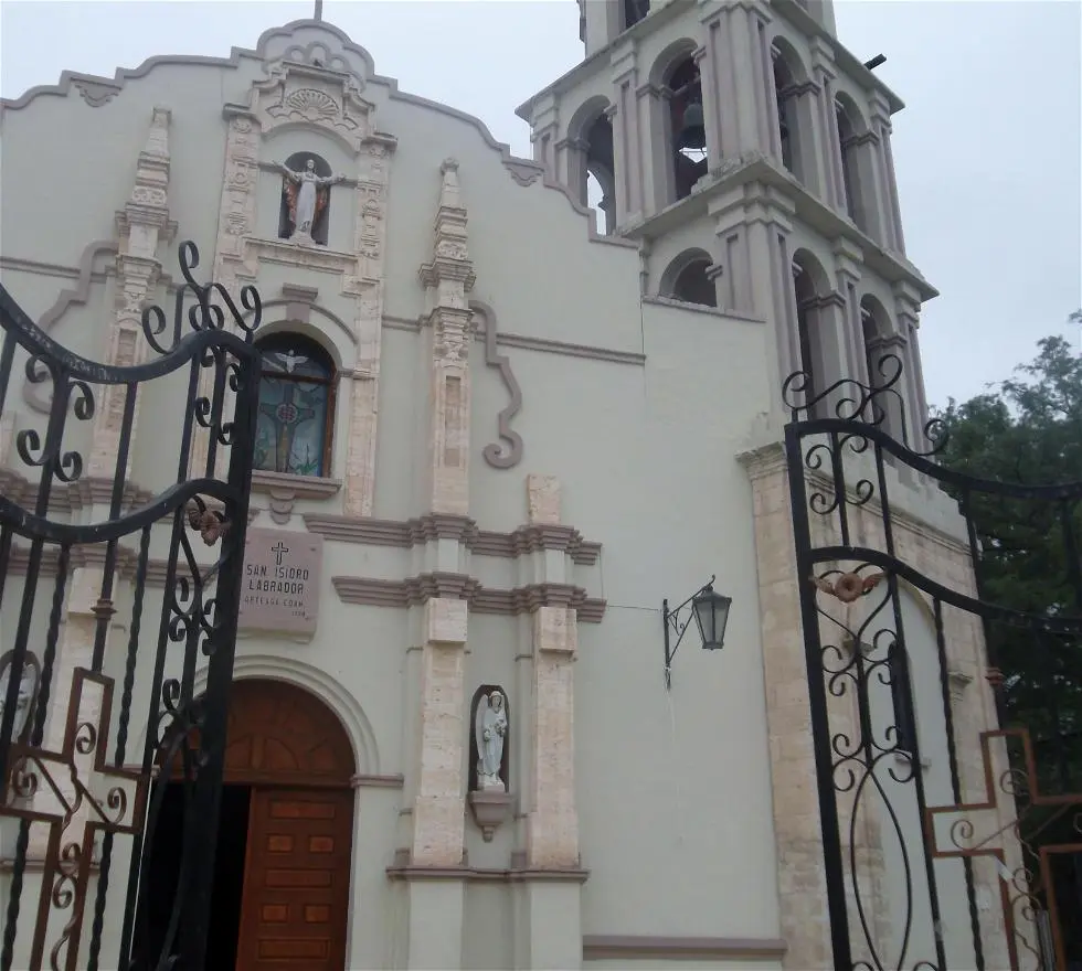 iglesia san isidro labrador escobedo - Que tiene en la mano San Isidro Labrador