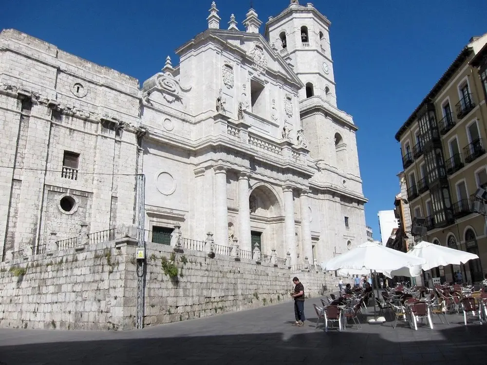 bienes iglesia catolica - Qué tipo de bien es una Iglesia