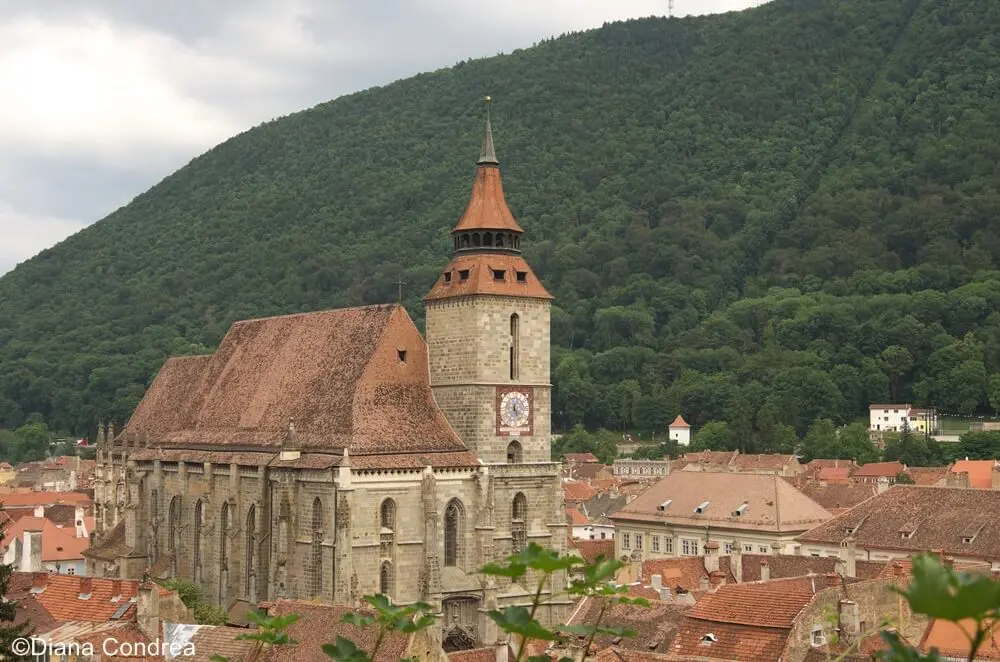 iglesia negra rumania - Quién construyó la Iglesia Negra en Brasov