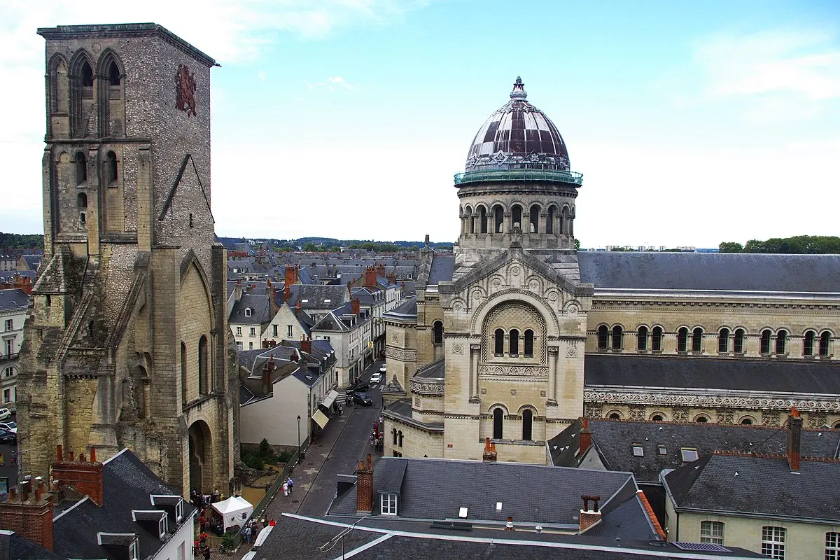 iglesia de san martín de tours - Quién construyó San Martín de Tours