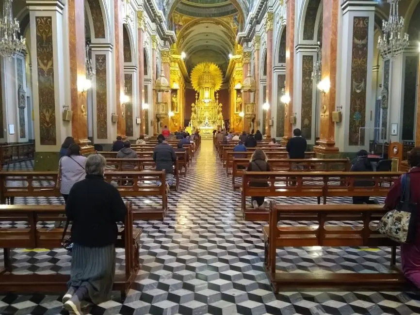 horarios de misa en la catedral de salta semana santa - Quién está enterrado en la Catedral de Salta