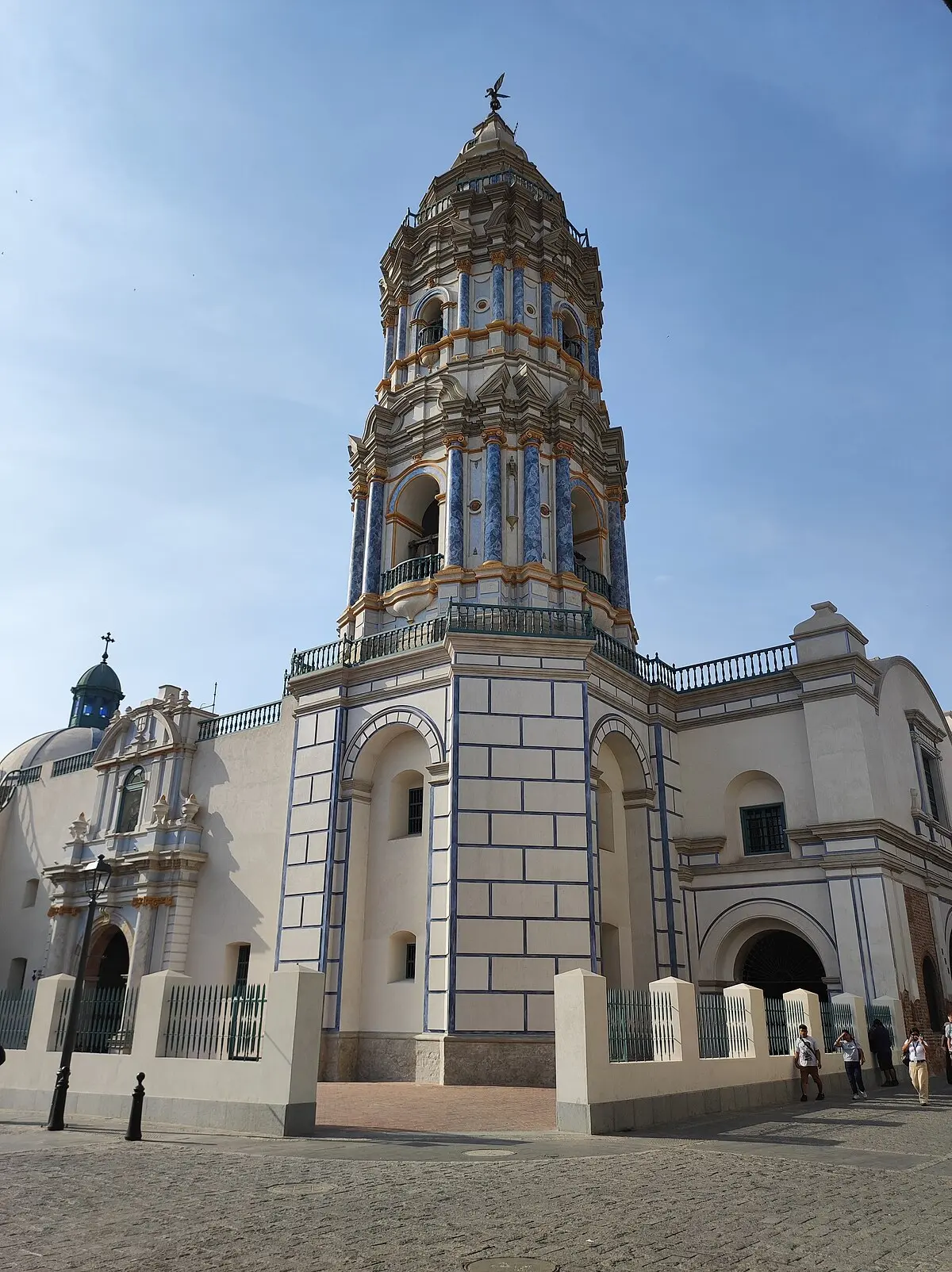 historia de la iglesia de santo domingo - Quién fundó la catedral de Santo Domingo