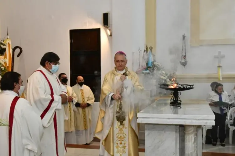 consagracion de una iglesia - Quién puede consagrar una Iglesia